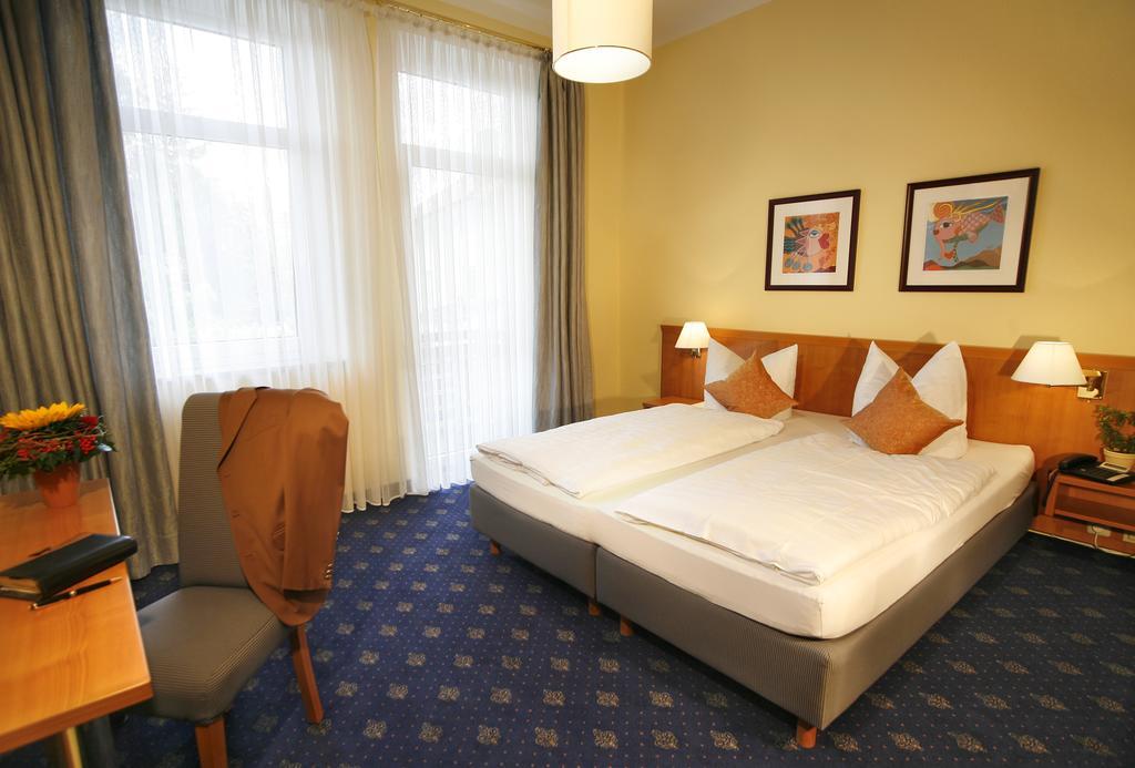AKZENT Hotel Johannisbad Bad Aibling Exteriör bild